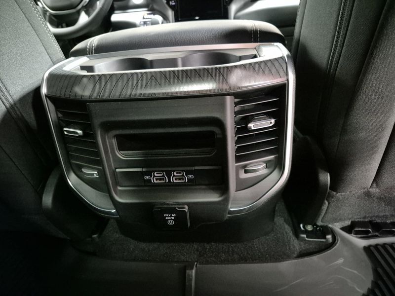 2025 RAM 1500 Big Horn Crew Cab 4x4 6