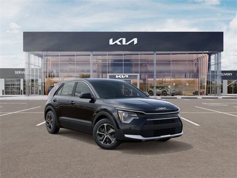 New 2025 Kia Niro LXImage 8
