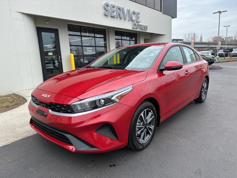 2024 Kia Forte LXSImage 2