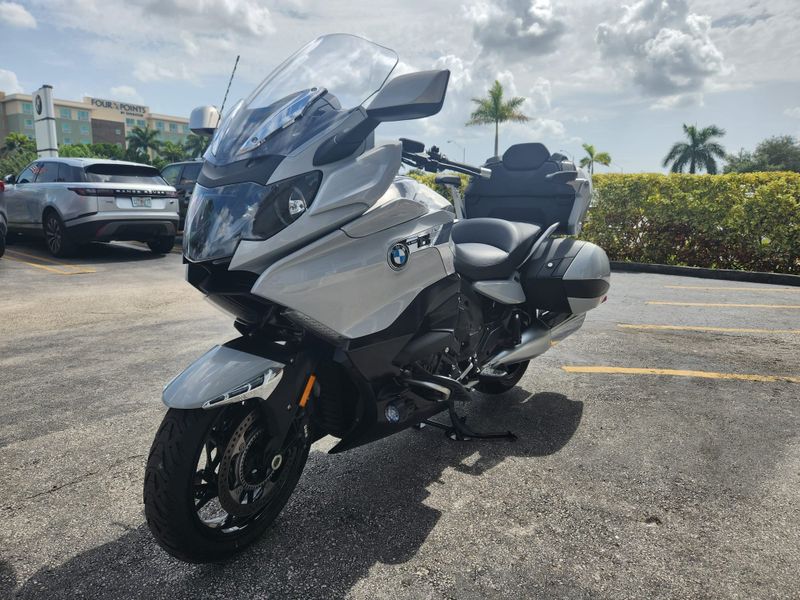 2021 BMW K 1600 B  in a SILVER exterior color. BMW Motorcycles of Miami 786-845-0052 motorcyclesofmiami.com 