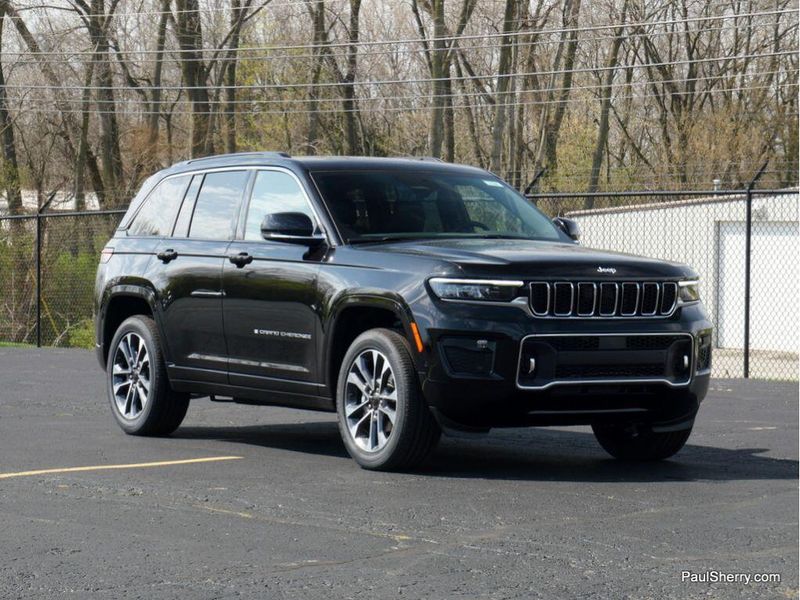New 2025 Jeep Grand Cherokee Overland 4x4Image 15