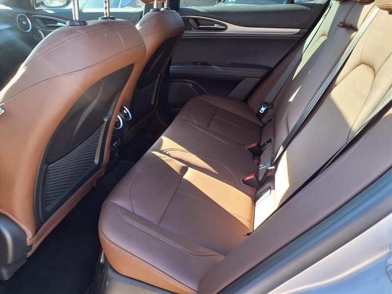 Used 2024 Alfa Romeo Stelvio TiImage 9