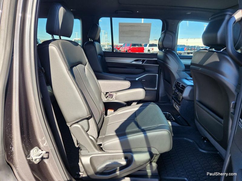 2026 Jeep Grand Wagoneer Upland 4x4