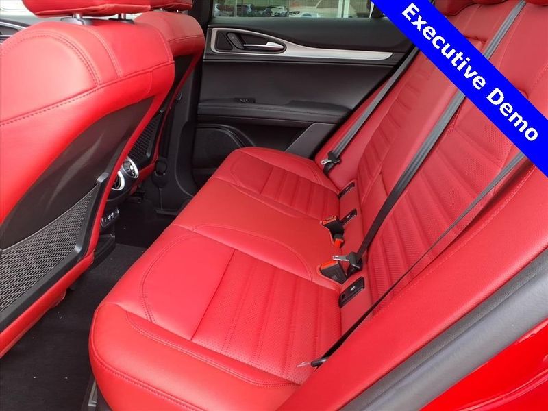 New 2025 Alfa Romeo Stelvio AwdImage 10