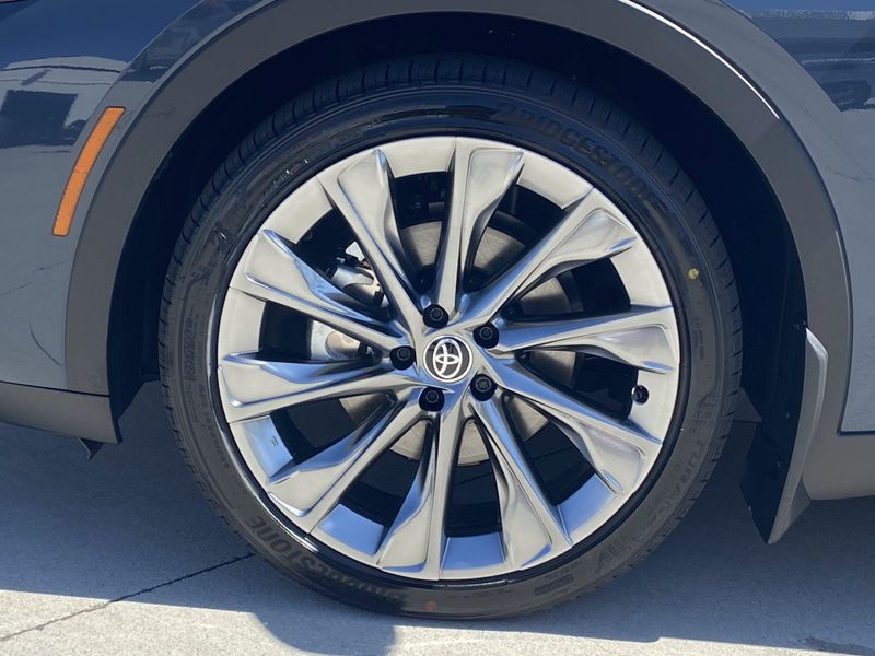 New 2026 Toyota Crown LimitedImage 8