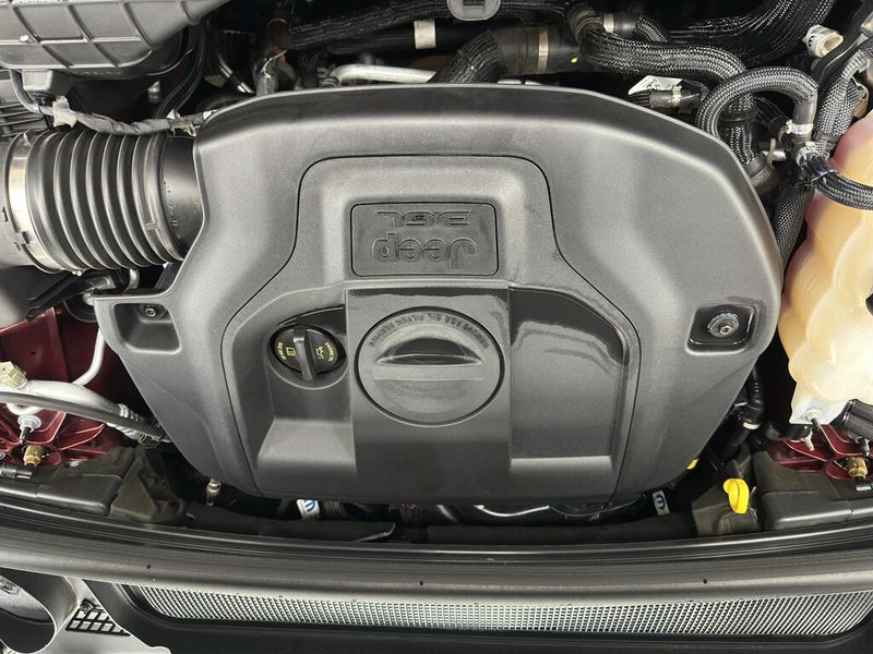 Used 2023 Jeep Grand Cherokee SummitImage 19