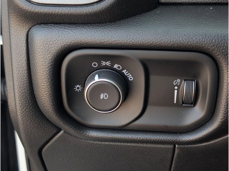 New 2026 RAM 3500 Tradesman Crew Cab Chassis 4x4 60