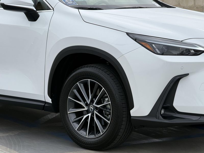 Used 2026 Lexus NX 350hImage 4