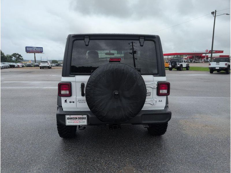2021 Jeep Wrangler WillysImage 4