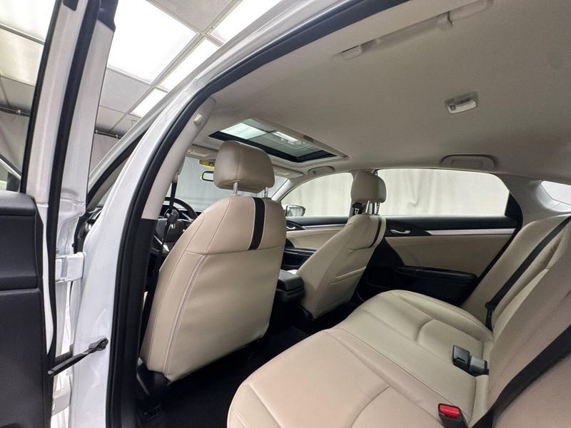 2018 Honda Civic EX-LImage 14