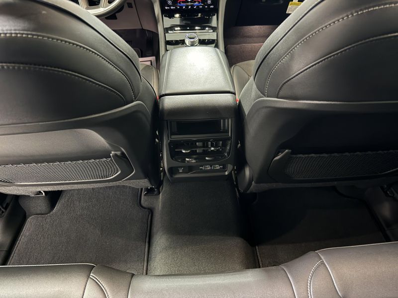 Used 2024 Jeep Grand Cherokee AltitudeImage 21