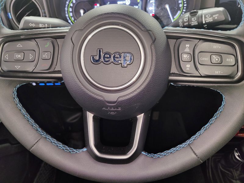 Used 2025 Jeep Wrangler 4xE Rubicon 4WD w/ConvenienceImage 27