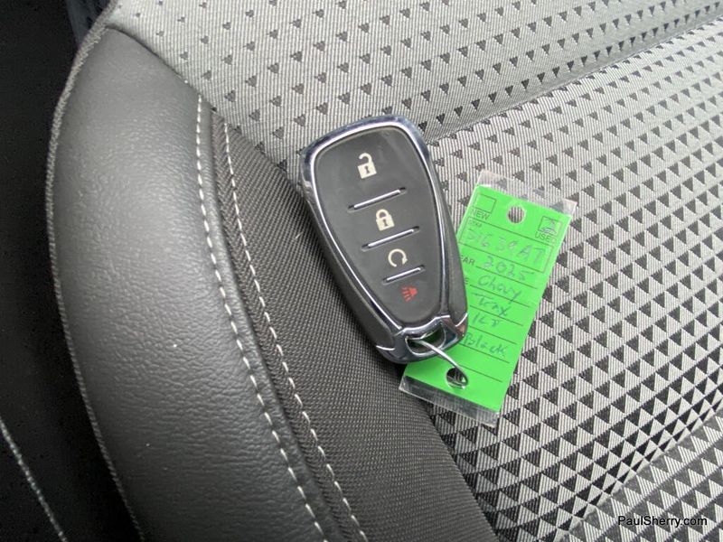 Used 2025 Chevrolet Trax LT