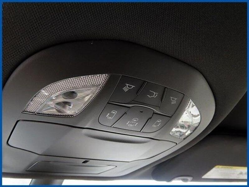 New 2025 Chrysler Pacifica SelectImage 17
