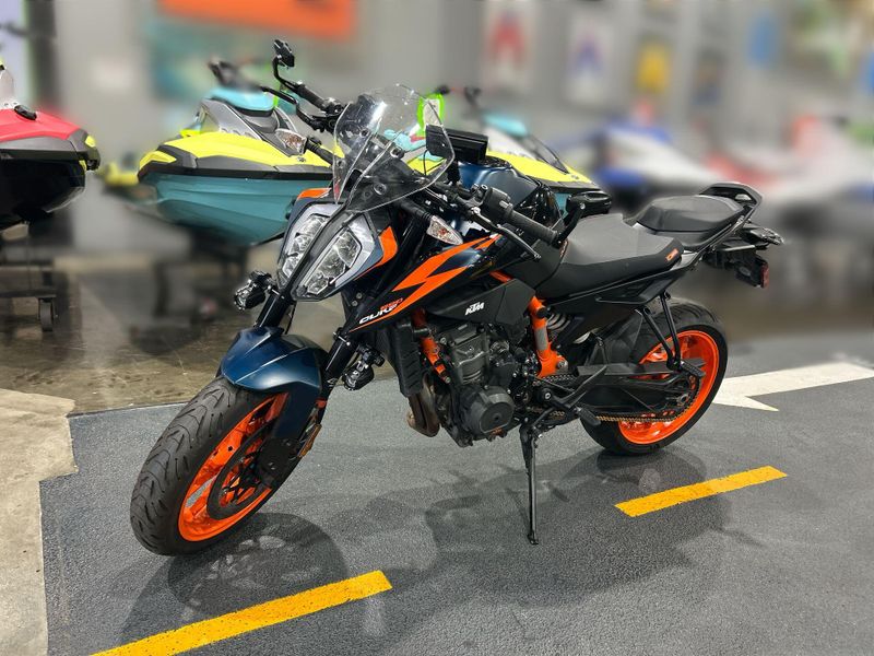 Used 2022 KTM 890 DUKE R Image 18