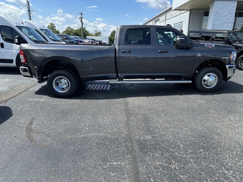 2024 RAM 3500 Tradesman Crew Cab 4x4 8