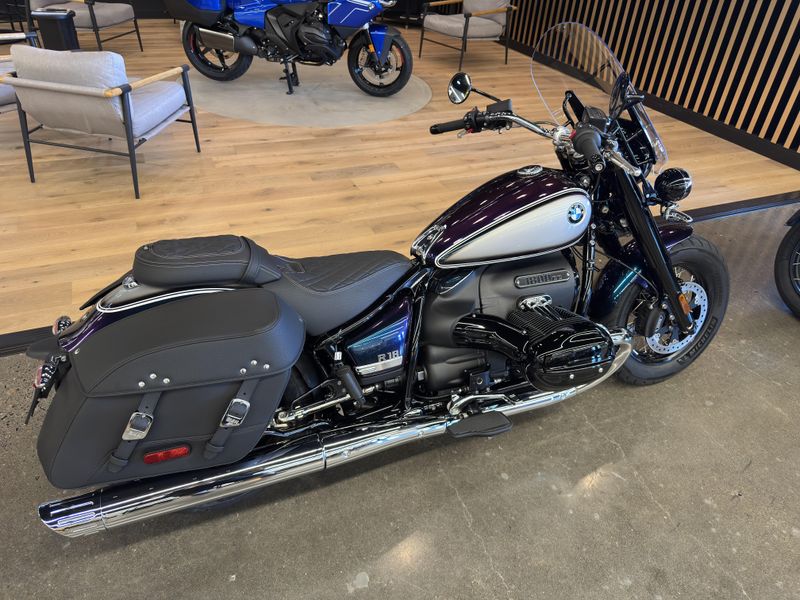 2023 BMW R 18 Classic - OPTION 719 - GALAXY DUST METALLIC - TITAN SILVER 2 METALLIC 