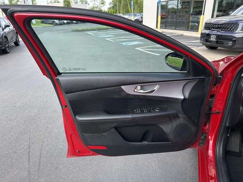 2022 Kia Forte LXSImage 23