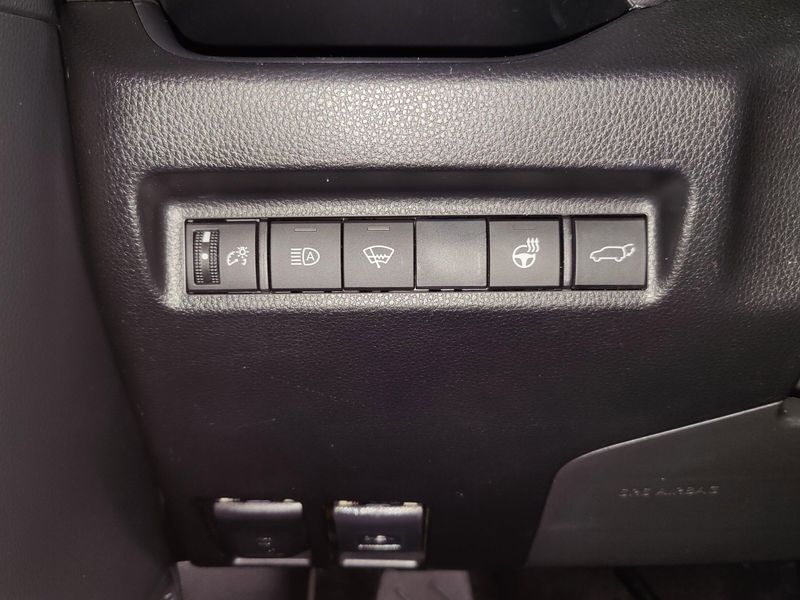 Used 2020 Toyota RAV4 XLE Premium AWD w/SunroofImage 29
