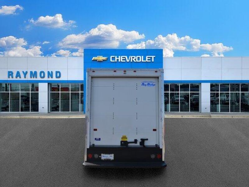 New 2026 Chevrolet Express 3500 Work VanImage 5