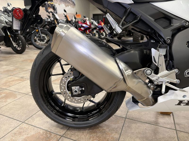 New 2026 Honda CBR1000RR Image 21