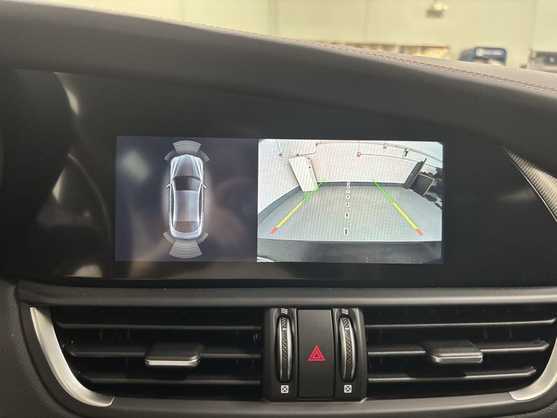 New 2025 Alfa Romeo Giulia Intensa AwdImage 16