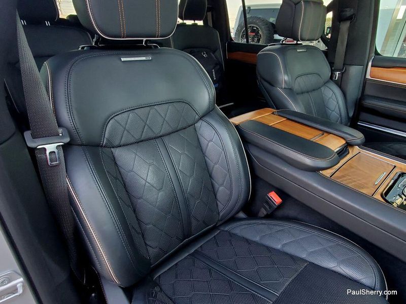 2024 Jeep Grand Wagoneer L III photo 30