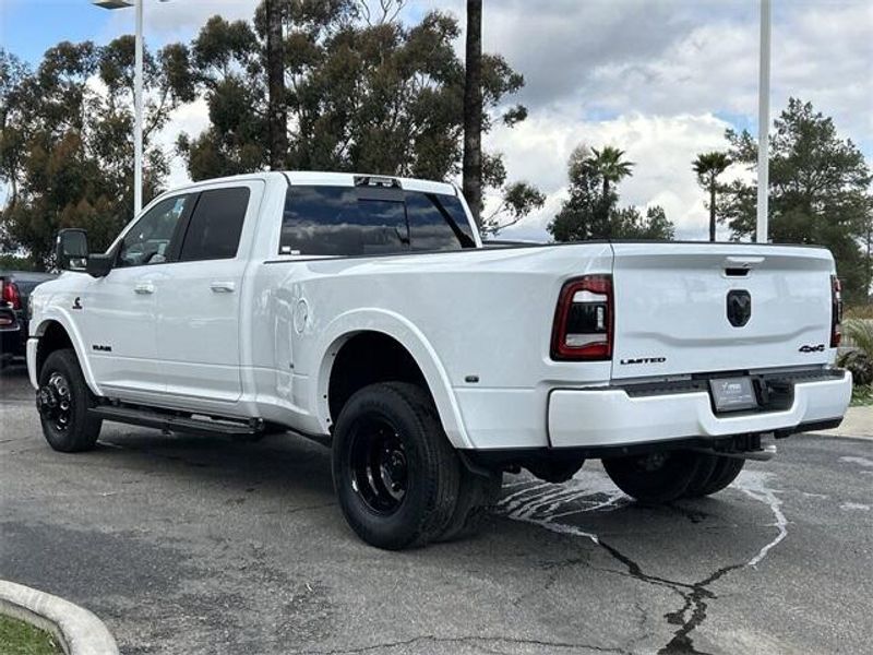 2024 RAM 3500 Limited Crew Cab 4x4 8