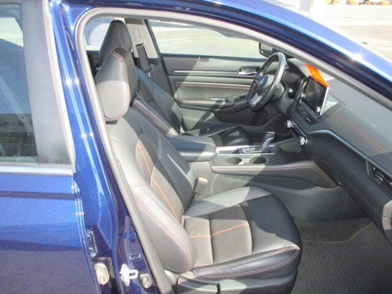 2022 Nissan Altima 2.5 SRImage 23