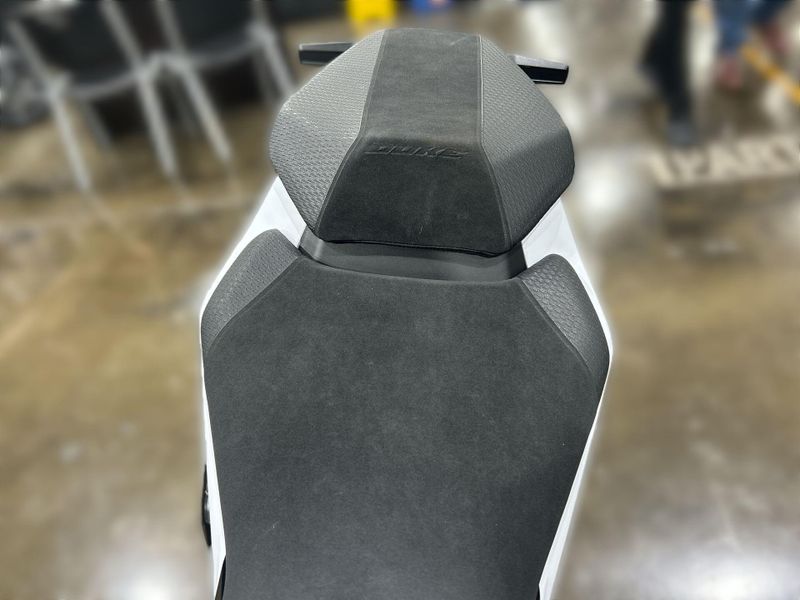 New 2027 KTM 990 DUKE Image 22