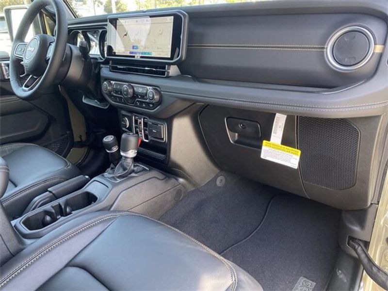 2025 Jeep Gladiator Big Bear 4x4Image 13