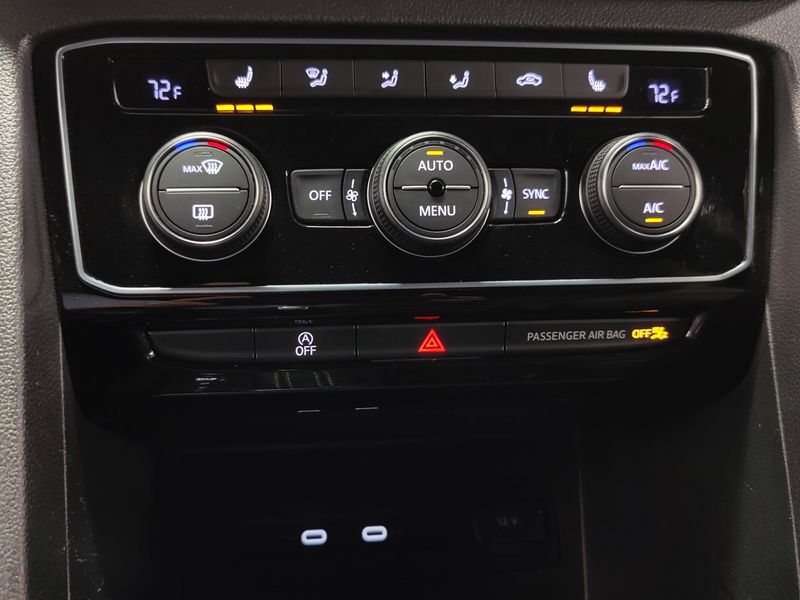 Used 2023 Volkswagen Atlas Cross Sport AWD V6 SE w/TechnologyImage 21