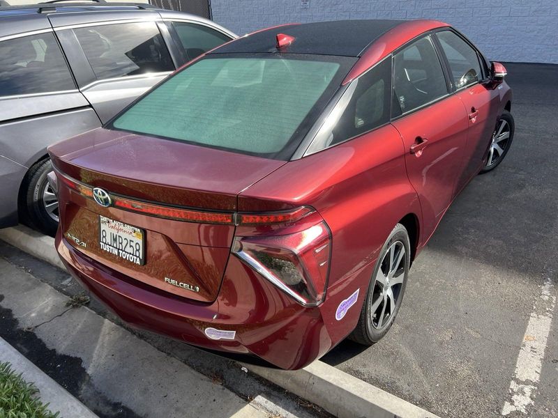 2019 Toyota Mirai BaseImage 2