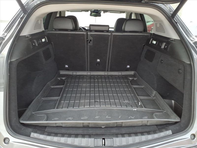 Used 2020 Alfa Romeo Stelvio Image 11