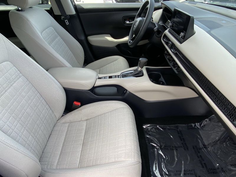 Used 2025 Honda HR-V LXImage 10