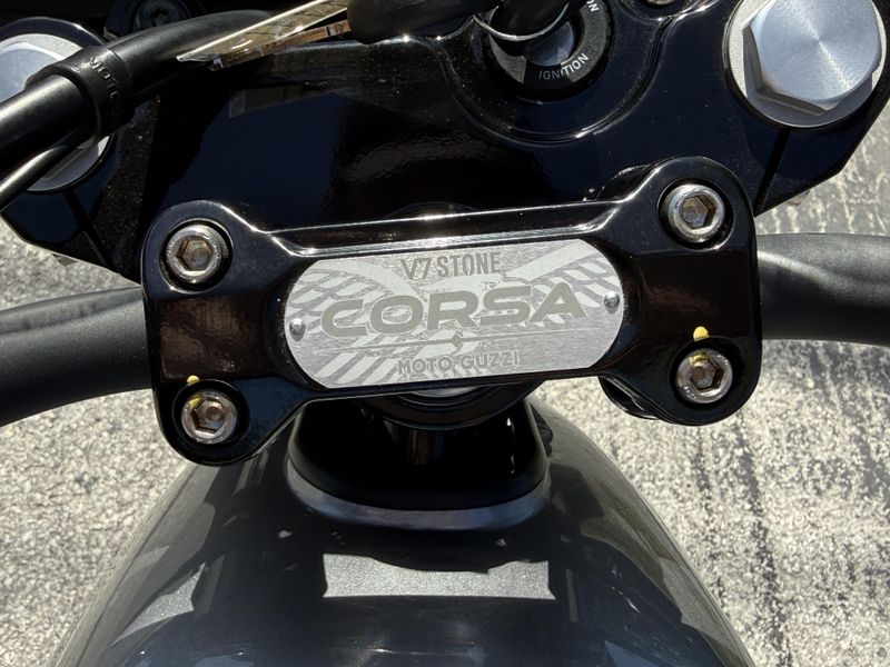 2024 Moto Guzzi V7 Stone Corsa