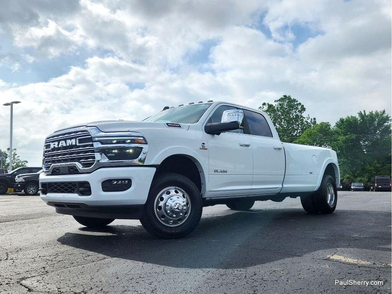 New 2026 RAM 3500 Limited Longhorn Crew Cab 4x4 8' Box