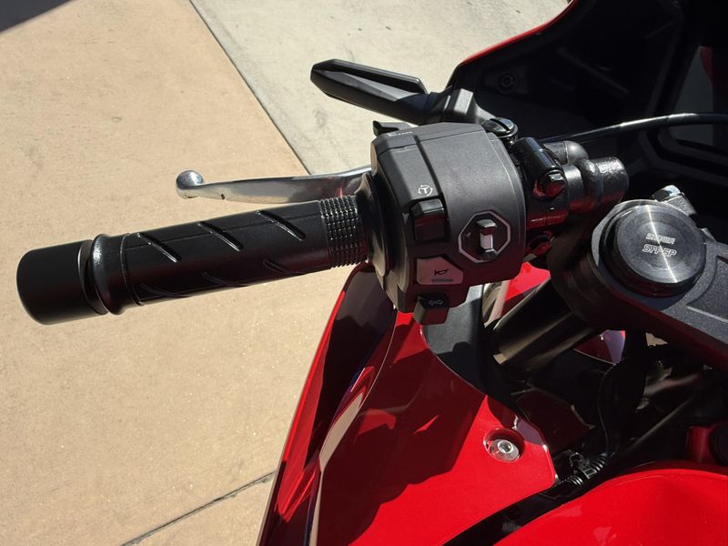 2025 Honda CBR500R Image 13