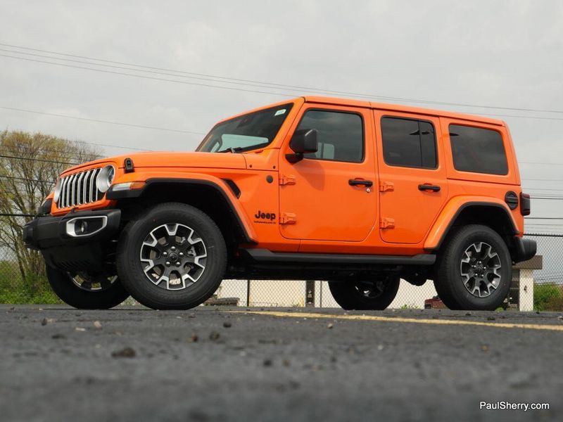 2025 Jeep Wrangler 4-door SaharaImage 13