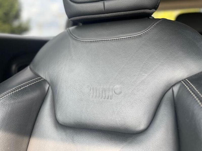 Used 2016 Jeep Renegade Image 20