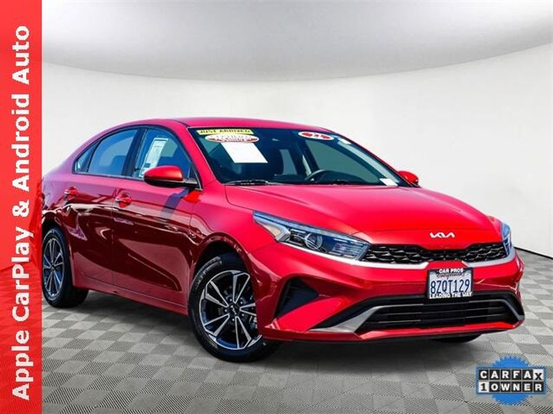 Used 2022 Kia Forte LXSImage 2