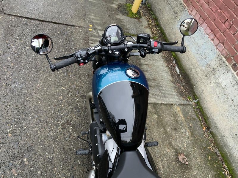 2026 Triumph BONNEVILLE BOBBER