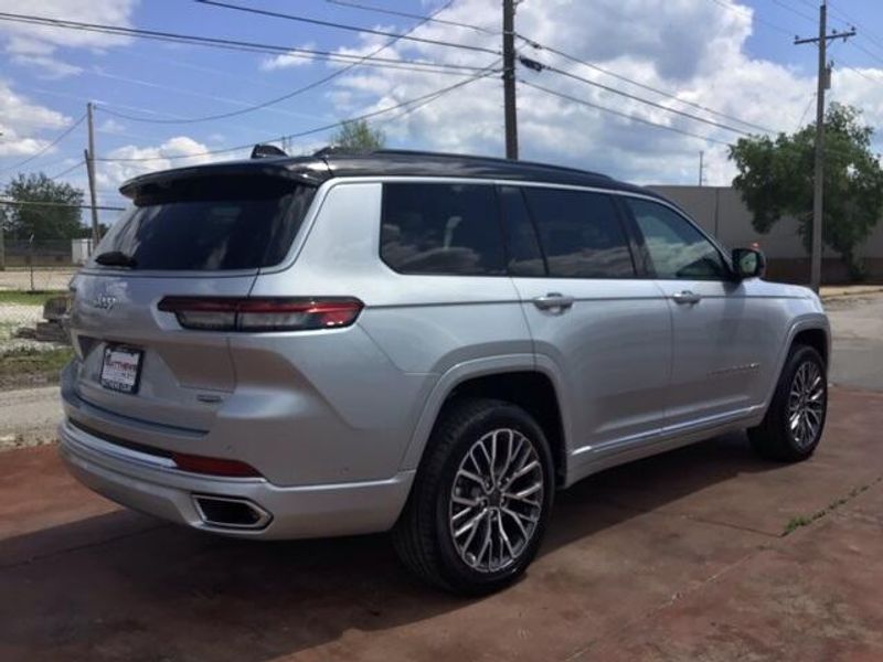 2025 Jeep Grand Cherokee L Summit Reserve 4x4Image 5