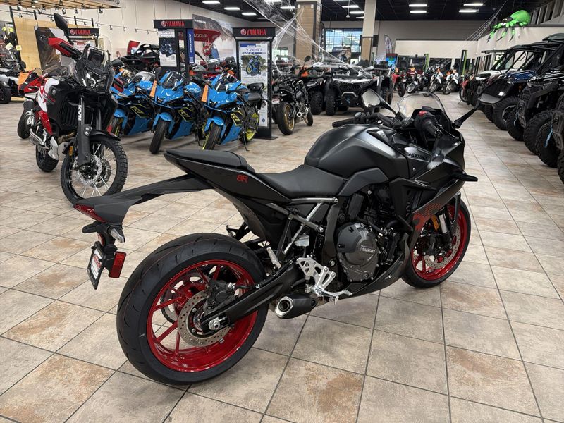 New 2027 Suzuki GSX-8R Image 17