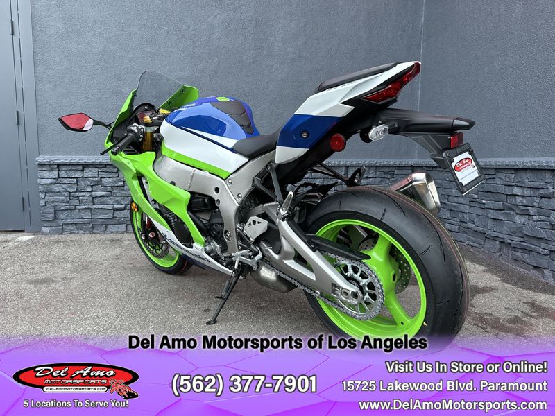 2024 Kawasaki ZX1002LRFBL-GN2  in a LIME GREEN/PEARL CRYSTAL WHITE/BLUE exterior color. Del Amo Motorsports of Los Angeles (562) 262-9181 delamomotorsports.com 