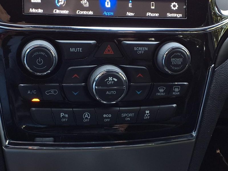 2021 Jeep Grand Cherokee Laredo X photo 16