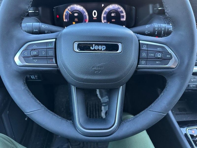 2023 Jeep Compass Red Edition photo 3