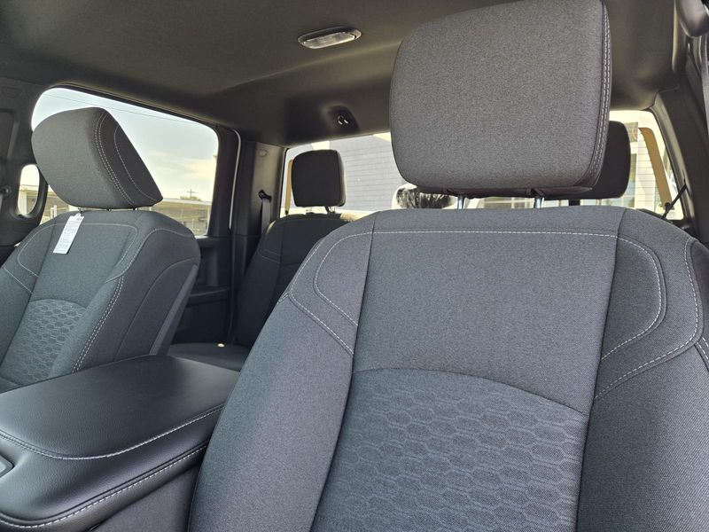 New 2026 RAM 3500 Tradesman Crew Cab Chassis 4x4 60' Ca