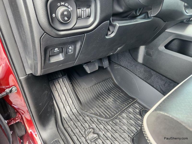 New 2026 RAM 1500 Laramie Crew Cab 4x4 5'7' Box