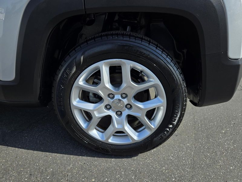 Used 2016 Jeep Renegade FWD 4dr Latitude